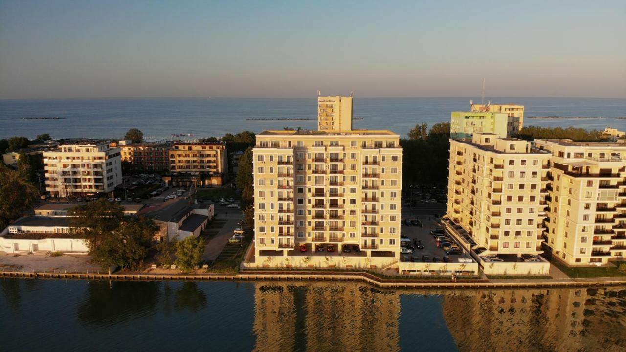 Evy Deluxe Mamaia